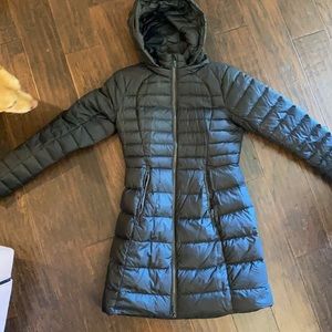Lululemon puffy coat size 4